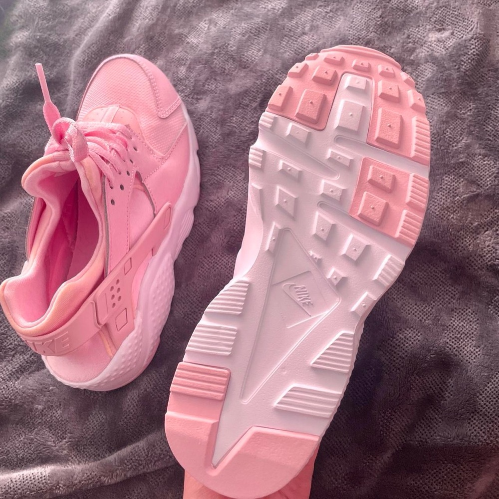 Pink Nike Huaraches
